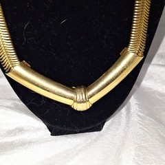 Omega Style Vintage Women’s Necklace Thick Herringbone Mob Wife Gold Tone