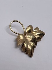 Beautiful Vintage Signed INC Leaves 1/20 12K GF Gold Filled Pin Brooch/ Pendant