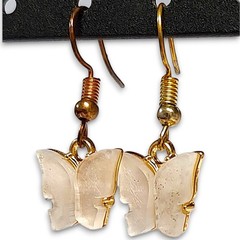 VTG Dainty Ice Pink Gold Tone Butterfly Dangle Everyday Statement Earrings 1.25″