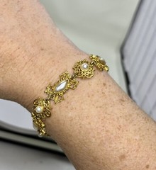 Florenza Vintage 7” Signed Faux Pearls Goldtone Ornate Bracelet (1407)
