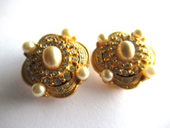 Carol Lee Satin gold plate Cabochon Pearl crystal clip earrings