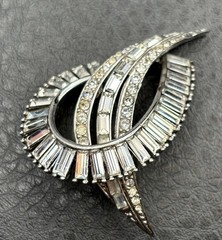 Vintage High End Celestial Crescent Silver Tone Baguette Rhinestone Brooch Pin