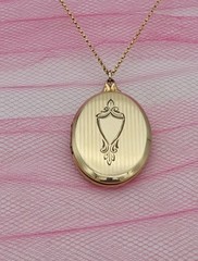 Large LOCKET Antique Vintage Gold GF Necklace Pendant Chain Filled Photos Deco