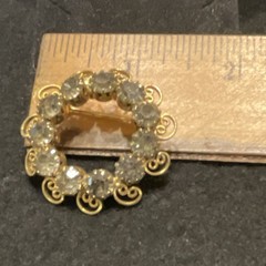 Vintage Smokey Aurora Borealis Rhinestones, Gold Tone Filigree Wreath Brooch.