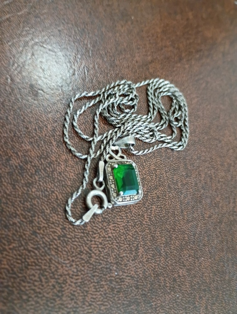Vintage 925 Sterling Silver Emerald Green Marcasite Pendant Italy Rope Necklace