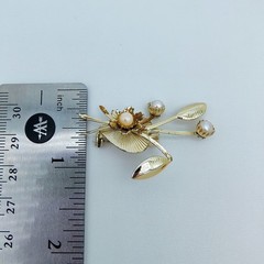 Vintage Floral Spray Brooch Gold Tone Faux Pearl Cottagecore Garden Party Flower