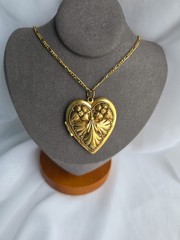 Vintage Repousse Heart Locket Large Pendant on 20″ Chain Gold Plated