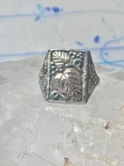Black Hills Gold ring grape leaves size 9.5 pinky Sterling silver women men