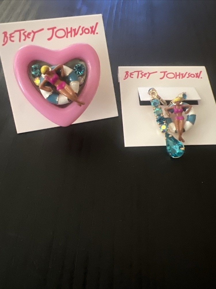 Betsey Johnson Pool Party Earrings and Ring Size 7 Stretchable – Rare – G2