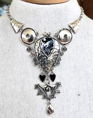 Vintage Black Diamond Rhinestone Enamel Silver Tone Statement Necklace 17.75″