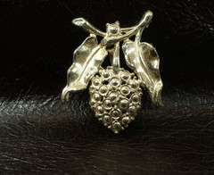 BR61 Vintage Brooch, Pin, Costume Jewelry, Silver Toned, Flower w/ Leaves
