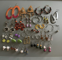 Women’s Fashion Earrings Mixed Lot 28 Pairs Mixed Metals