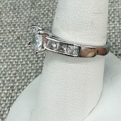 Vintage Ring Silver Tone Inset Clear Stones Crystal Square Center Stone Size 8