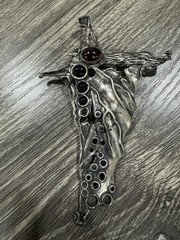 VINTAGE STERLING SILVER PORANS GARNET BROOCH V