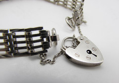 1977 English JAM Sterling Silver Heart Padlock Bracelet 6.75in Wrist Vintage