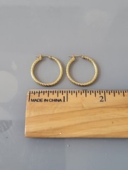 Rare Vintage 1″ Hoops Goldtone Ornate Earrings Eleborate Swirls Beautiful R8