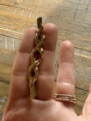 Monet Gold Tone Metal Twist Brooch Pin Signed 3in Elegant Vintage Style Jewelry