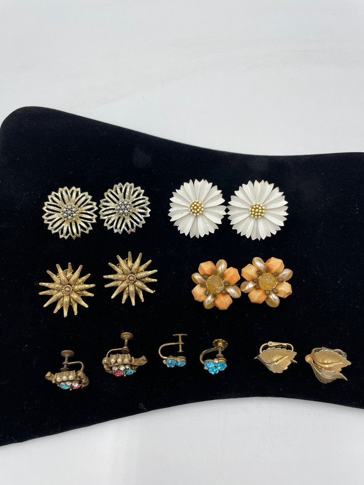 7 Pr Vintage Earrings Trifari Hong Kong Coro Giovanni Hollycraft Clip Screw Back