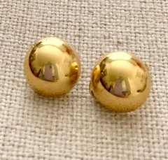 Vtg. 1970’s-1980’s Monet Gold Tone Dome Button Clip On Earrings 3/4″ – *Estate
