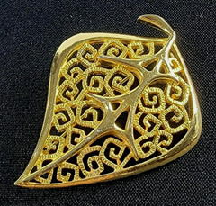 Vintage Lind Gal Leaf Brooch Gold Tone 2.5″ Openwork Textured Filigree Pin