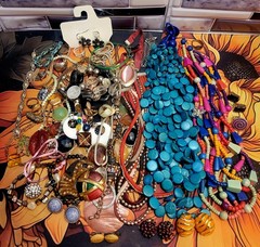 2 LB Mixed jewelry craft Lot, Beads, rings, necklaces Findings Repair Harvest