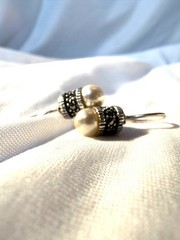 Set Of 2 Pairs Of Vintage Earrings W/ Yellow Gemstones & Faux Pearls Silver-Tone