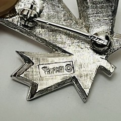 Trifari signed Crown circa 1955-1969 Maple Leaf Brooch Silver Tone Trifanium