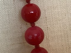 VINTAGE AUTHENTIC HAND KNOTTED BRILLENT CORAL BEAD NECKALCE MUST SEE NO RES