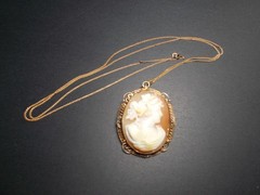 Antique VICTORIAN CAMEO Brooch Pendant Shell 14k Gold BEAUTIFUL!
