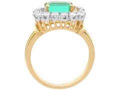 2.68Ct Colombian Emerald and 0.80Ct Diamond, 18k Yellow Gold Cocktail Ring