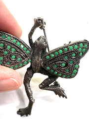 D. Pollak Mystical Dancing Frog Dragonfly Green Stone Brooch Pins J-1550
