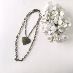 Vintage 90s Elegant Gold Heart Pendant Necklace