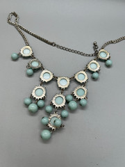 16 inch light green Faceted Round plastic Stone Statement Necklace bl01