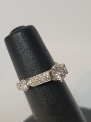 18 KW 93PTS Ctr I1/J 28PTS Side SI2/H Diamonds Ring Size 6.75 (C41)