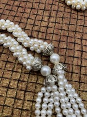Vintage Strand Clustered Faux Pearls Beaded 57″ Lariat Necklace