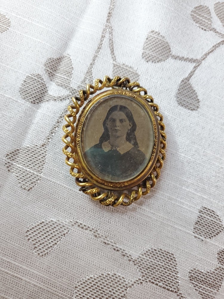 Antique Victorian Rotating Photo Picture Frame Momento Brooch Mourning Pin -C92