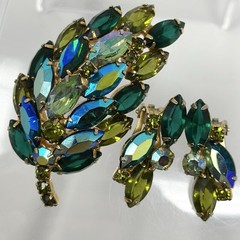 Vintage Juliana Demi Parure Brooch Earrings Leaf Layered Navette Set