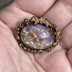 BLUE PURPLE IRRDESCENT SAPHIRET COLOR CABOCHON FOILED ART GLASS METAL PINCHBECK
