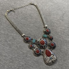 Colorful,Detailed Vintage NA Coral&Turquoise Silver Toned Beaded Collar Necklace