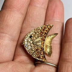 Vintage Carolee Pavé Rhinestone Gold Tone Fish Small Brooch Pin Orange