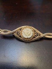 VINTAGE HOBE GOLD TONE W/ LOVELY ROSE FLOWER BROOCH RARE