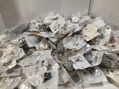 3lb Unsorted Modern Costume Rings Jewelry (M/F) Many Sizes Designs