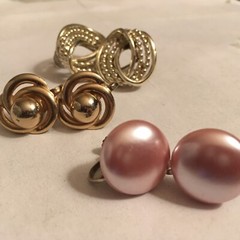 vintage estate lot of three pair screw back earrings. knot, twist, pink button