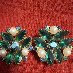 Vintage Jewelry Mixed Lot Earrings Metal Glass Plastic Pearl Multicolor