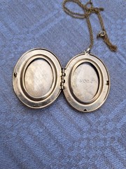 Vintage Avon Gold Tone Locket 1970-80s “Forget-Me-Not” Pendant With Chain
