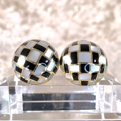 Tiffany & Co. 18K 750 Yellow Gold Mother Of Pearl and Onyx Mosiac Cufflinks with