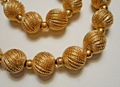 Vintage 1960s Monet Textured Gold-tone Bead Necklace Strung on Fine Chain 17″
