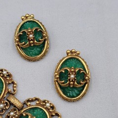 Judy Lee 1968 Spanish Moss Molded Jade Glass Cabochon Bracelet Earrings Set