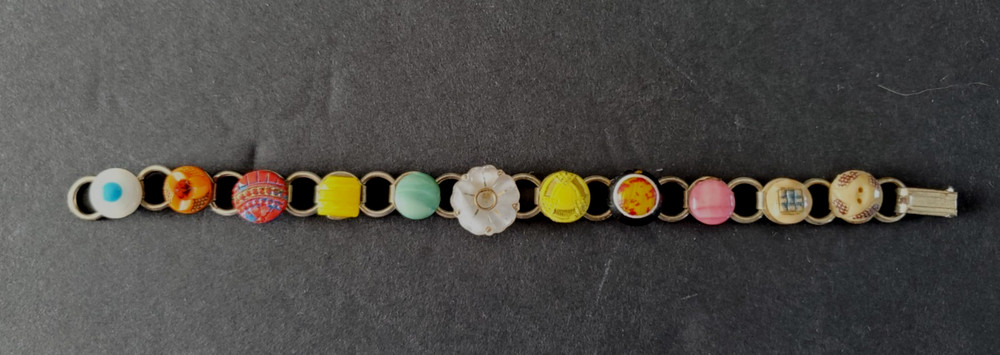 Vintage Button Bracelet Multicolor Glass & Plastic on Metal Base 6 1/2″
