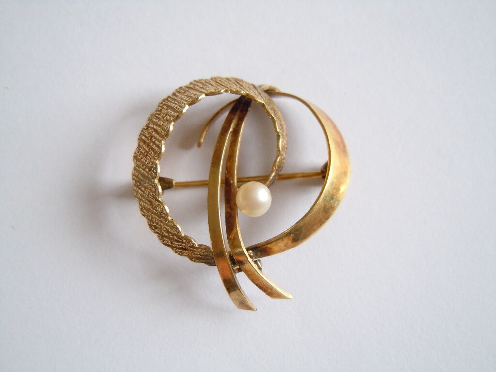 Brooch, Art Pearl At Double TEKA Gold Plated 3.1 G / 3.0 X 2.8 Cm
